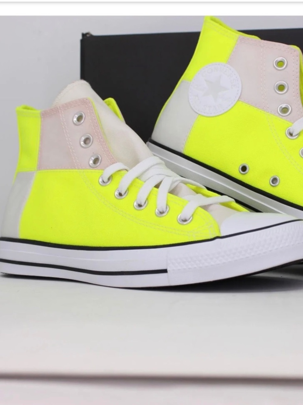 NWT Converse CTAS UV Color Change Hi Top